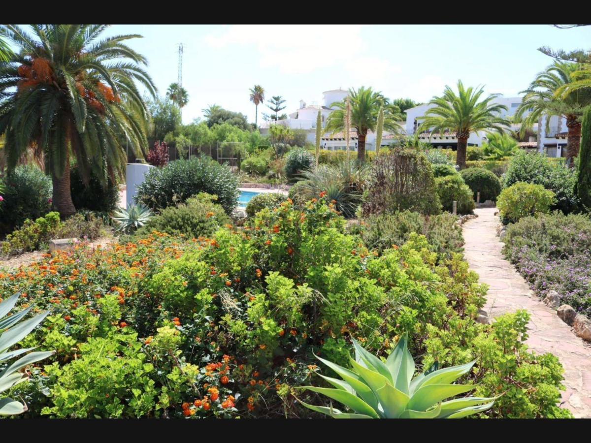 Rosalalinda - Cosy Semi-Detached Home With Sea Views And Large Terrace Moraira Kültér fotó